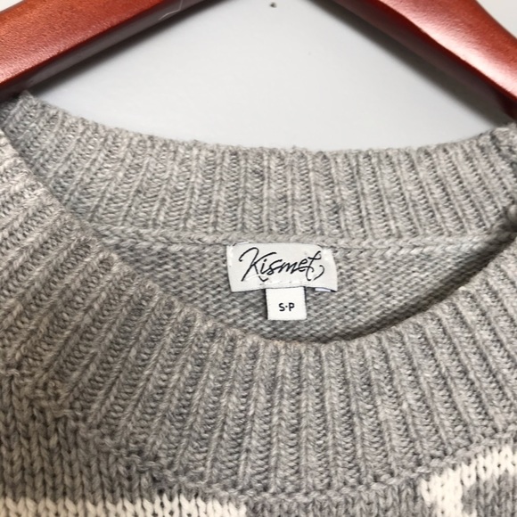 No closet complete without a cropped sweater… - Picture 4 of 5